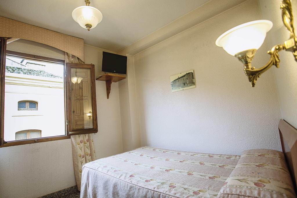 Ciudad-Rodrigo Hostal Plaza חדר תמונה