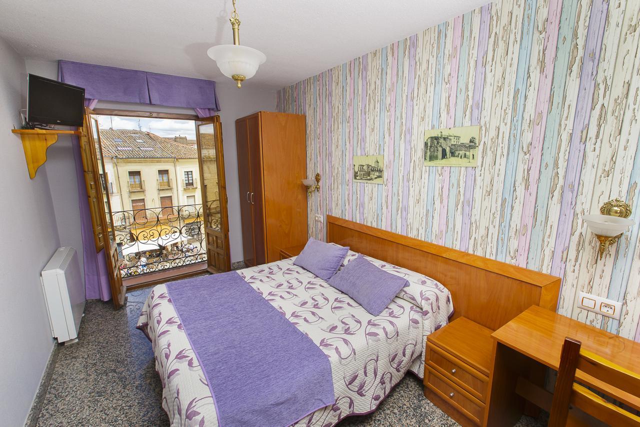 Ciudad-Rodrigo Hostal Plaza מראה חיצוני תמונה